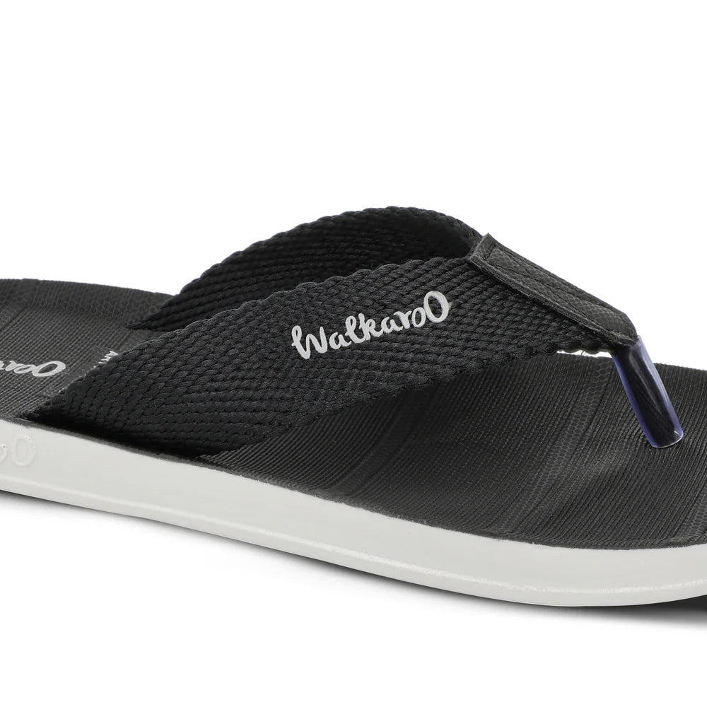 Walkaroo Men Solid Thong Sandals - WG5002  Black